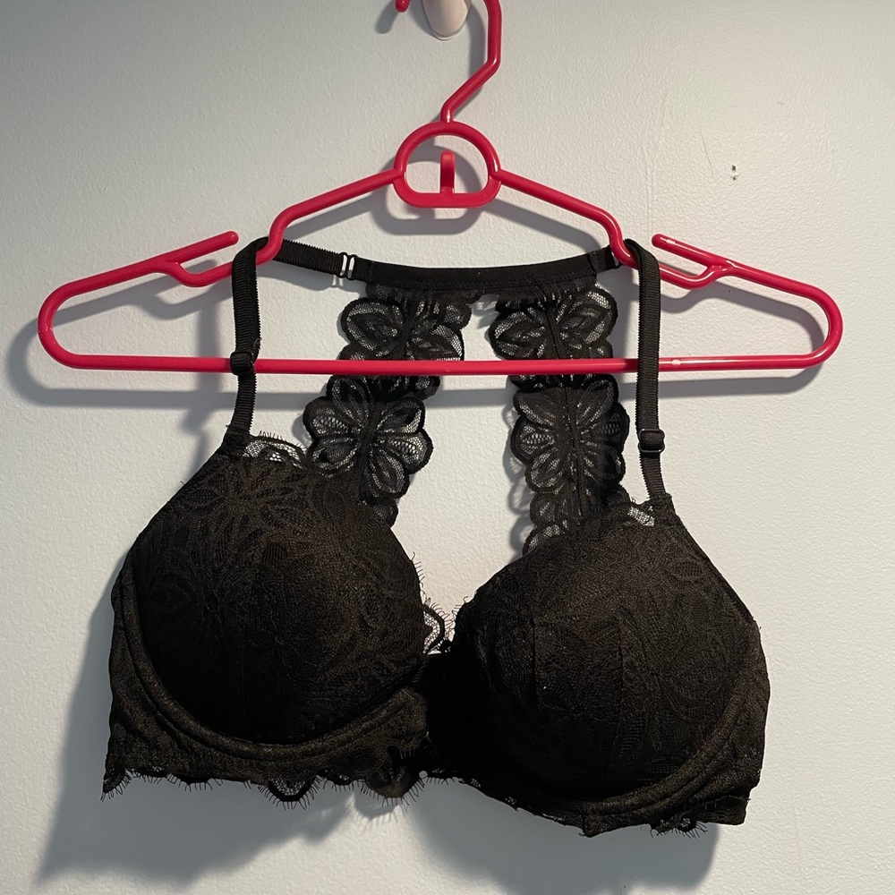 Perfect black lace bra from Victoria’s Secret PINK for date night